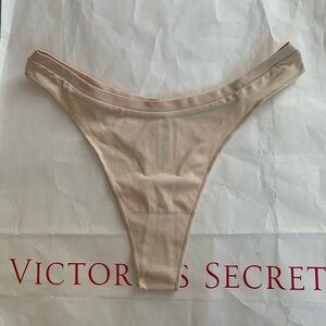 NWT Victoria’s Secret PINK Panty Size Medium